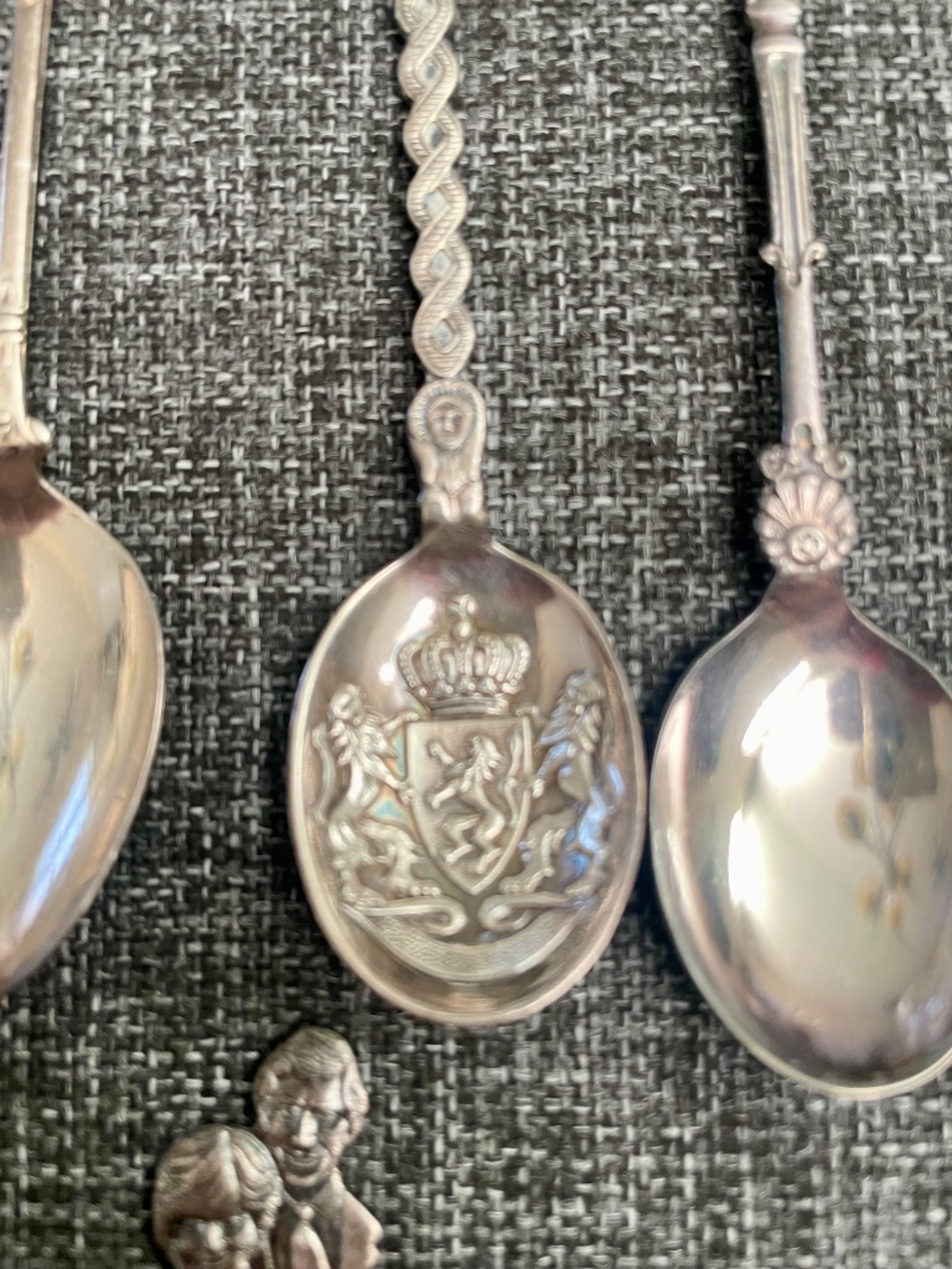 Lot of 23 Silver Plated Souvenir Spoons - Picture 11 of 13